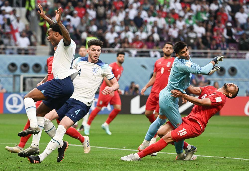 PG电子-英格兰队大胜对手，英格兰球员庆祝胜利(英格兰队大胜对手,英格兰球员庆祝胜利是哪一场)